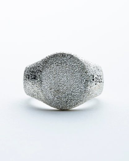 SIGNATURE RING