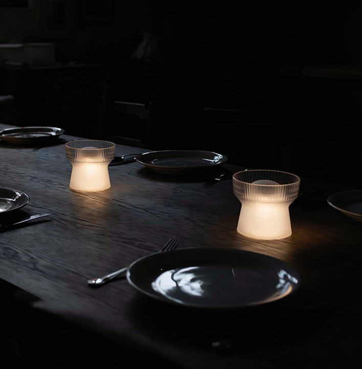 水 Rechargeable Centerpiece Light for Restaurants